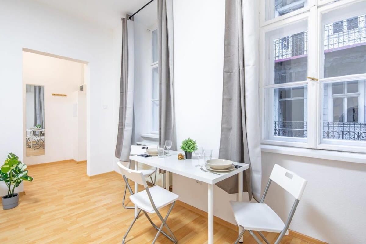 Very Central Convenient Flat Budapest Eksteriør billede